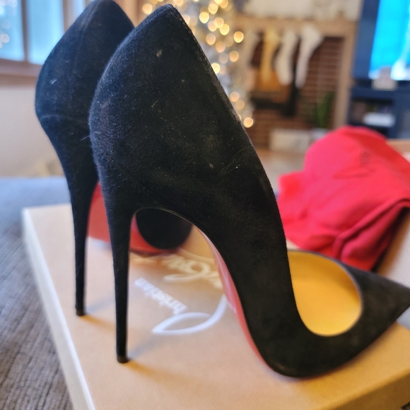 💯 Authentic Christian Louboutin Velour Pumps - Picture 3 of 12